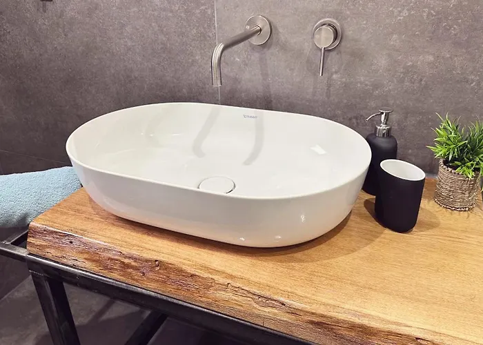 Heimatliebe Vier Lägenhet